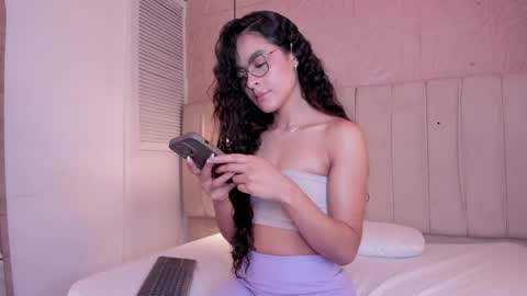 Snapshot of alizza_ chatting on 06-05-26, 11:49 alizza_ online show from 06-05-26, 11:49