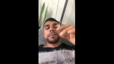 Snapshot of allanbarreto chatting on 05-09-26, 06:35 Allan online show from 05-09-26, 06:35