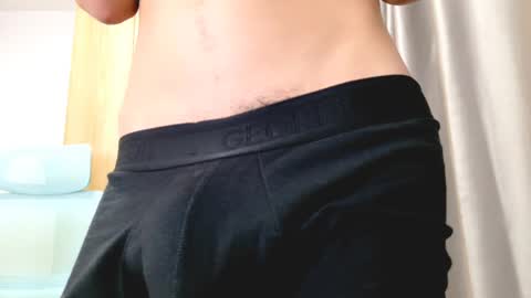 Snapshot of allangil chatting on 05-26-26, 02:40 Allan online show from 05-26-26, 02:40
