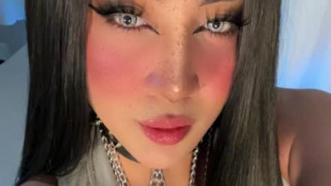 Snapshot of allareillusionxxx chatting on 12-05-25, 05:42 Miss Gia online show from 12-05-25, 05:42