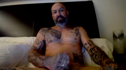 Snapshot of allaroundamazing13 chatting on 12-20-25, 01:34 allaroundamazing13 online show from 12-20-25, 01:34