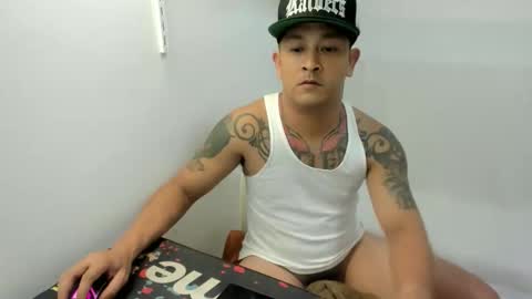 Snapshot of allen_69xx chatting on 12-18-25, 06:58 allen online show from 12-18-25, 06:58