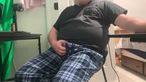 Allergictolove online show from 10-29-25, 11:17