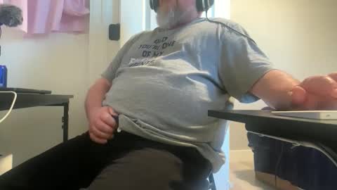 Allergictolove online show from 03-29-26, 01:05