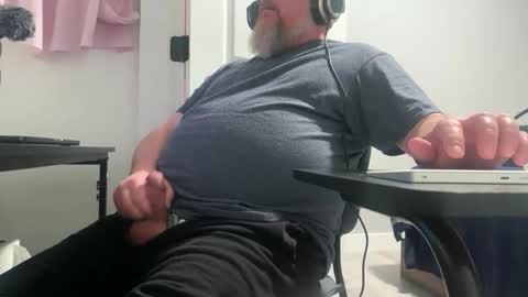 Allergictolove online show from 03-31-26, 09:04