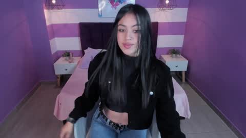 Snapshot of alli_cooper chatting on 01-16-25, 01:04 Ali online show from 01-16-25, 01:04