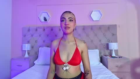 Snapshot of allicerosero chatting on 12-17-24, 04:34 Allice online show from 12-17-24, 04:34