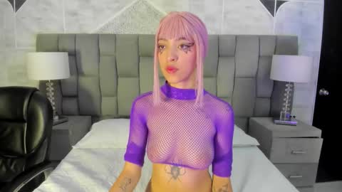 Snapshot of allicerosero chatting on 09-17-25, 04:58 Allice online show from 09-17-25, 04:58