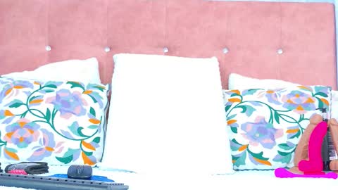 Allicia online show from 11-18-25, 07:18