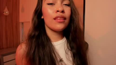 Snapshot of allie_bruce chatting on 05-22-26, 10:04 A L L I E online show from 05-22-26, 10:04