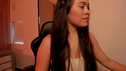 Snapshot of allie_bruce chatting on 05-27-26, 08:06 A L L I E online show from 05-27-26, 08:06
