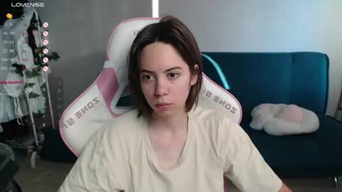 Snapshot of allie_hazie chatting on 06-09-26, 11:27 alice online show from 06-09-26, 11:27