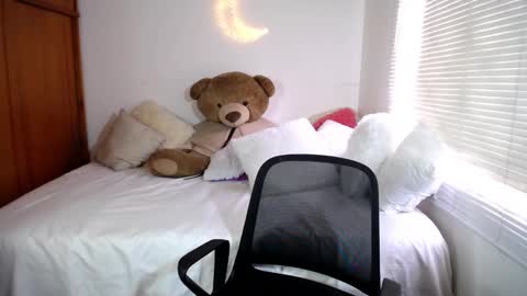 Allie  online show from 01-31-25, 07:18