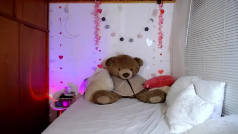 Allie  online show from 02-25-25, 10:18