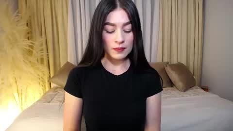 Snapshot of allierose_ chatting on 06-14-26, 02:24 Allie online show from 06-14-26, 02:24