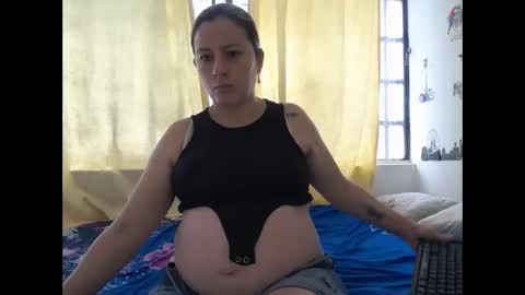 Snapshot of allison_baby_2416 chatting on 04-11-26, 03:38 Alisson online show from 04-11-26, 03:38