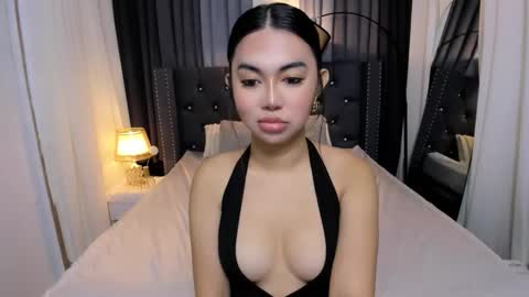 Snapshot of allison_maive chatting on 09-15-25, 08:14 Allison online show from 09-15-25, 08:14