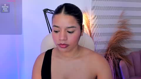 Snapshot of allison_owensxx chatting on 06-22-26, 11:07 Allison online show from 06-22-26, 11:07