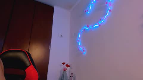 Snapshot of allison_starmodel chatting on 03-27-26, 02:28 allison_starmodel online show from 03-27-26, 02:28