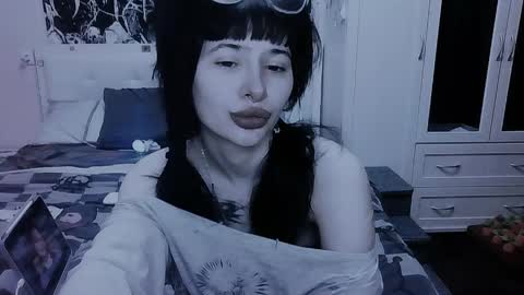Snapshot of allisondeetz chatting on 05-16-26, 05:12 Alis online show from 05-16-26, 05:12