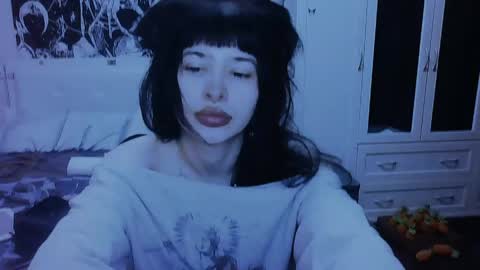 Snapshot of allisondeetz chatting on 05-19-26, 04:02 Alis online show from 05-19-26, 04:02