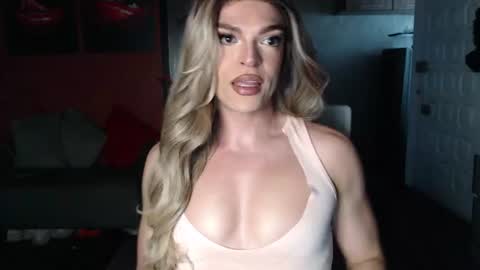 Snapshot of allisonfit chatting on 07-02-26, 11:38 Allison Victoria online show from 07-02-26, 11:38