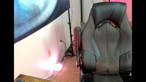 Snapshot of allisonmorganxx chatting on 12-12-24, 12:59 Allison Morgan online show from 12-12-24, 12:59