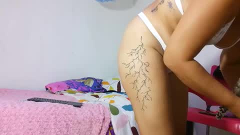 Snapshot of allisonnjones chatting on 12-01-25, 02:16 allisonnjones online show from 12-01-25, 02:16