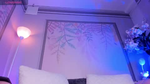 Snapshot of allisonsweet4u_ chatting on 04-29-26, 03:21 Allison online show from 04-29-26, 03:21