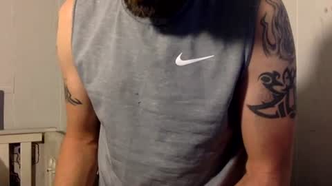 Snapshot of allitrunnin chatting on 02-21-26, 01:01 allitrunnin online show from 02-21-26, 01:01