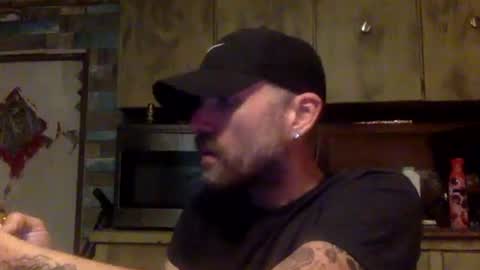 Snapshot of allitrunnin chatting on 04-01-26, 06:14 allitrunnin online show from 04-01-26, 06:14