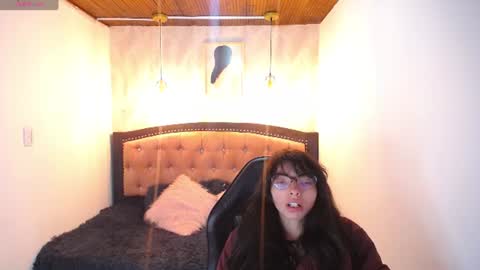 Snapshot of alllyson_ chatting on 06-17-26, 07:48 alison online show from 06-17-26, 07:48