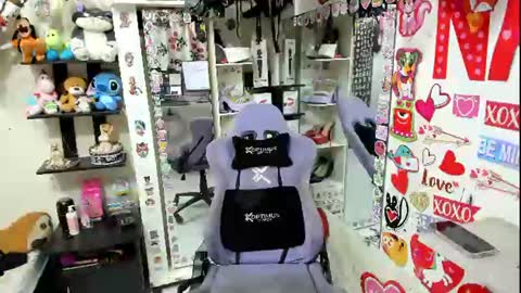 Snapshot of allsson_miller chatting on 06-25-26, 12:21 allsson_miller online show from 06-25-26, 12:21