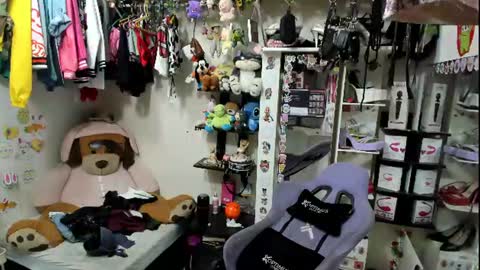 Snapshot of allsson_miller chatting on 07-12-26, 08:33 allsson_miller online show from 07-12-26, 08:33