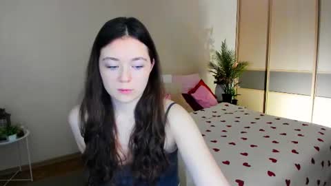 Snapshot of alluringeyess chatting on 06-29-26, 11:21 alluringeyess online show from 06-29-26, 11:21