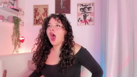 Snapshot of ally_belle chatting on 05-10-26, 12:16 Ally Belle online show from 05-10-26, 12:16