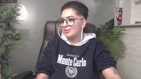         online show from 01-12-25, 01:32