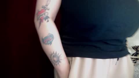 Snapshot of allyiah chatting on 02-18-26, 09:22 online show from 02-18-26, 09:22