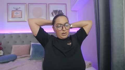 Snapshot of allyiah chatting on 02-22-26, 04:27 online show from 02-22-26, 04:27