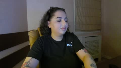 Snapshot of allyiah chatting on 06-09-26, 06:41 online show from 06-09-26, 06:41