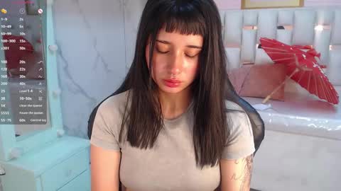 Allysa  online show from 10-25-25, 08:55