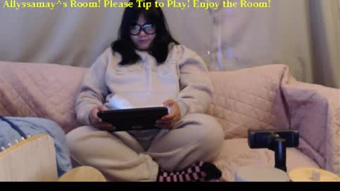 Allyssamay online show from 11-22-25, 07:29