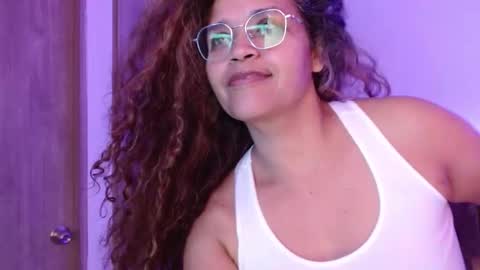 Snapshot of alma_sexyy chatting on 02-20-25, 06:02 Alma online show from 02-20-25, 06:02