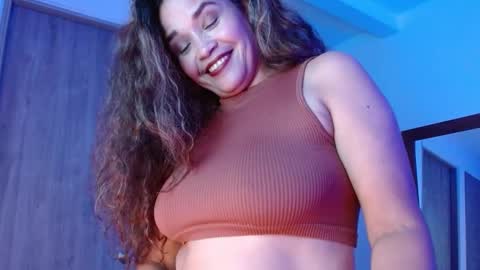 Snapshot of alma_sexyy chatting on 03-04-25, 09:43 Alma online show from 03-04-25, 09:43