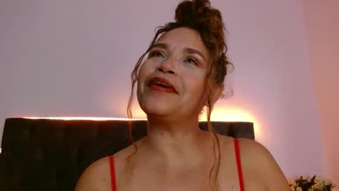 Snapshot of alma_sexyy chatting on 09-22-25, 08:55 Alma online show from 09-22-25, 08:55