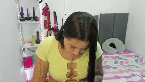 Snapshot of almaa__ chatting on 07-31-26, 12:54 Alma online show from 07-31-26, 12:54