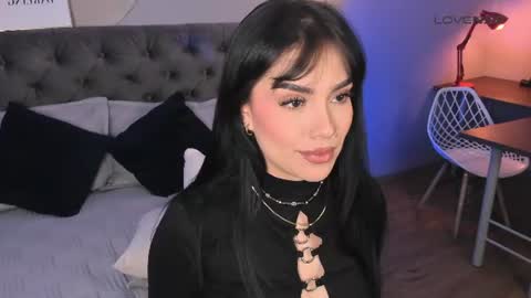 Mia online show from 07-24-26, 04:27