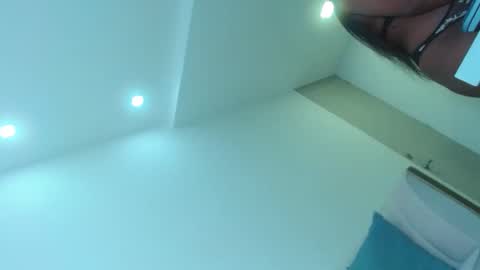 almadoll_ online show from 10-31-25, 08:21