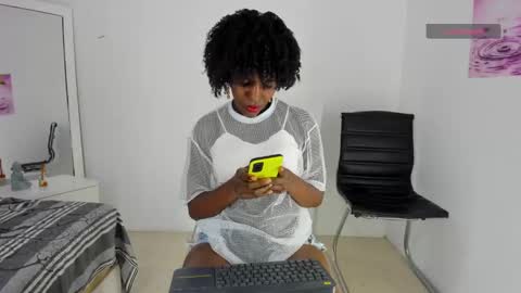 Snapshot of almasaennz chatting on 01-23-25, 08:45   online show from 01-23-25, 08:45