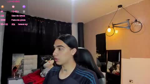 Snapshot of almazz_ chatting on 06-20-26, 11:57 Santy online show from 06-20-26, 11:57